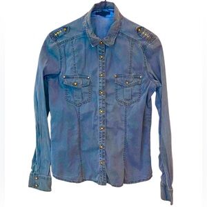 Chambray button down shirt w/gold pyramid studs & buttons